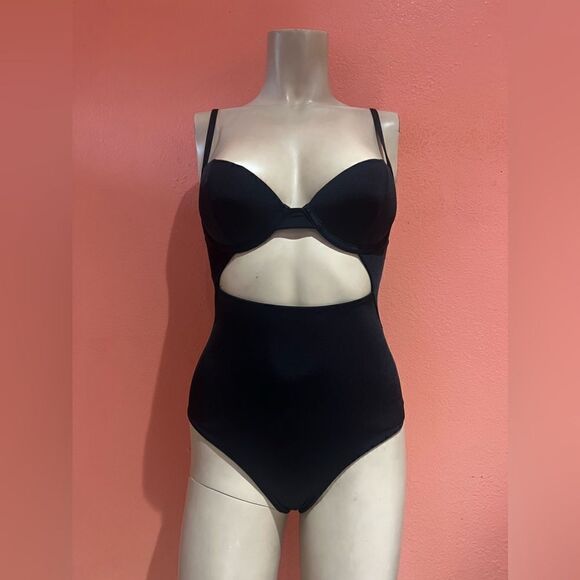 BEACH BUNNY ONE PIECE BIKINI SUIT.. - Picture 5 of 6